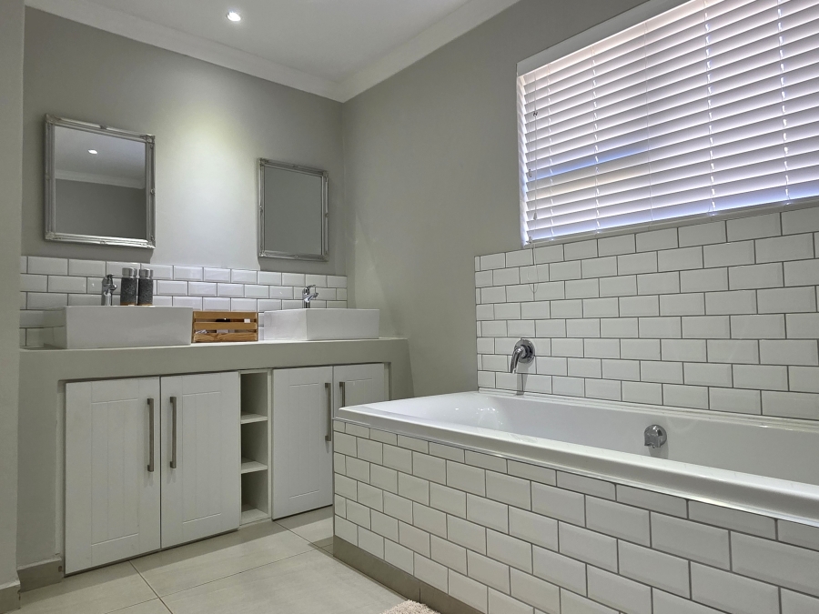 3 Bedroom Property for Sale in Noorsekloof Eastern Cape